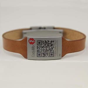 Pulsera identificacion Codylife Niza cuero artesanal fino ajustable con placa acero inoxidable y QR