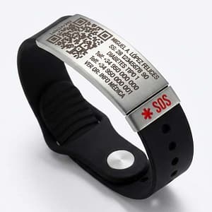 Pulsera QR personalizada Codylife Urban Hybrid con grabado láser.